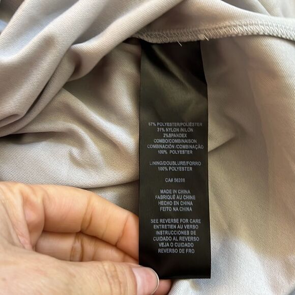 RONNI NICOLE SILVER CAPE FLORAL PATTERN DRESS Sz-  14 - Picture 9 of 15